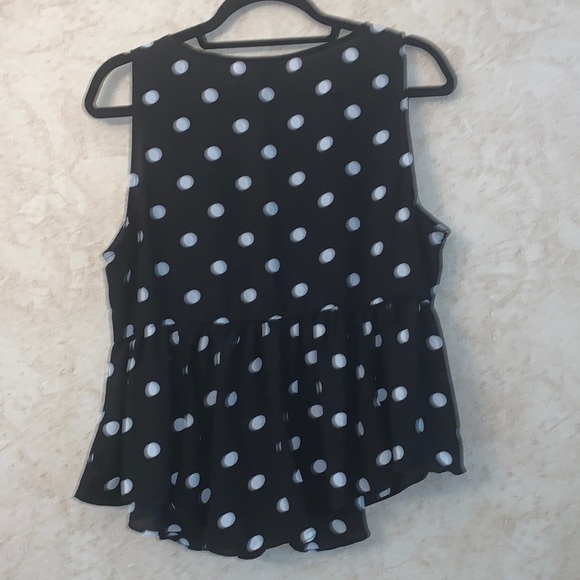 ๐SALE 4 for $10๐Torrid Black & White Polka Dot Georgette Peplum Sleeveless Blouโฆ - Picture 3 of 5